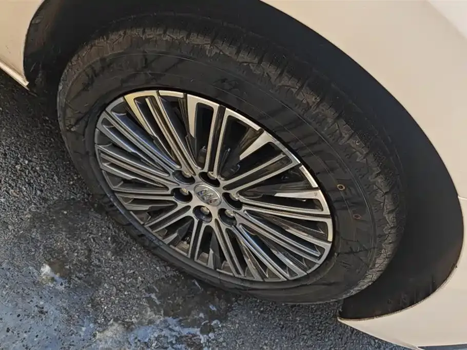 Buick GL8 Hybrid — фото 6