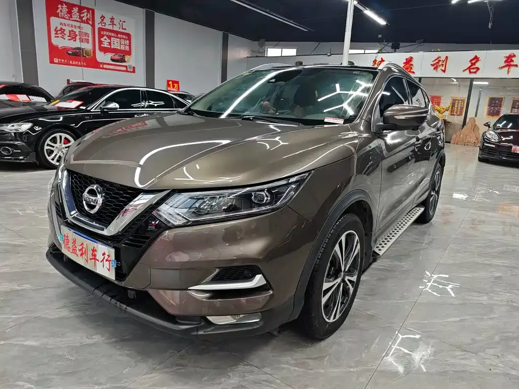 Nissan Qashqai — фото 1