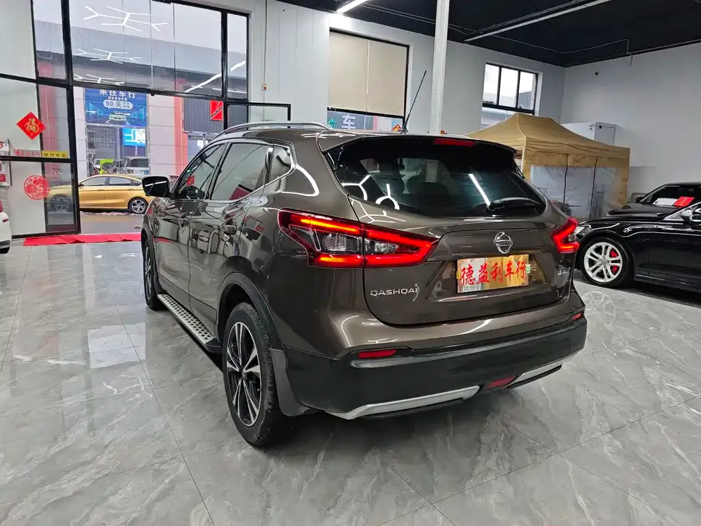 Nissan Qashqai — фото 5