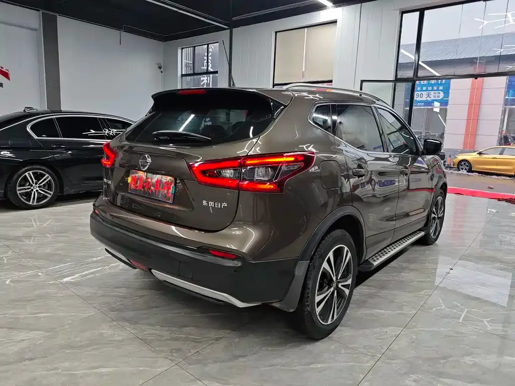 Nissan Qashqai — фото 7