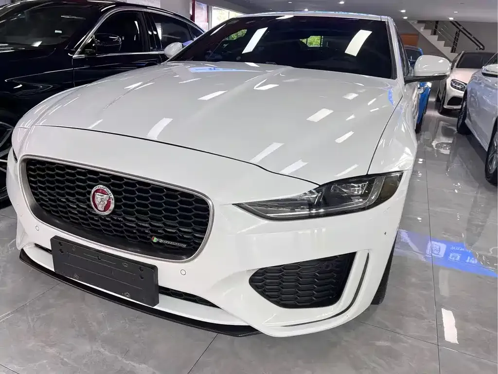 Jaguar XEL — фото 1