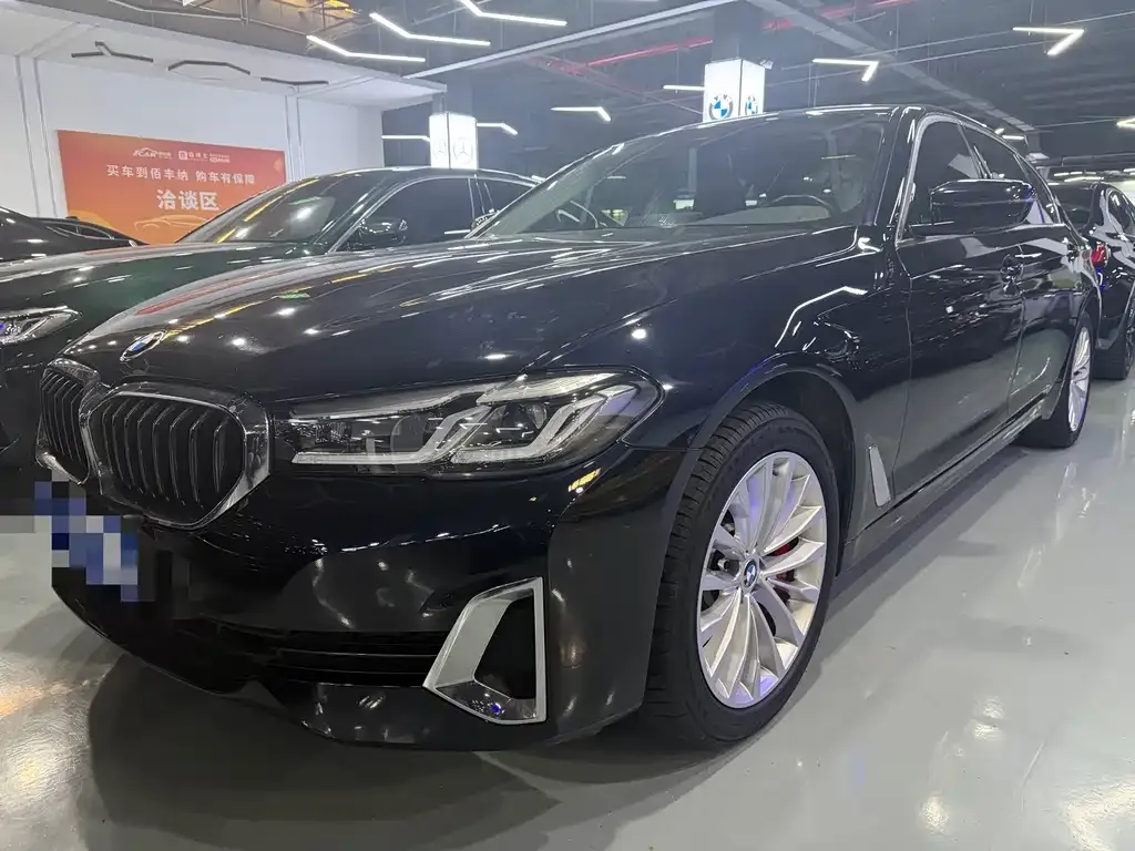 BMW 5 Series — фото 1