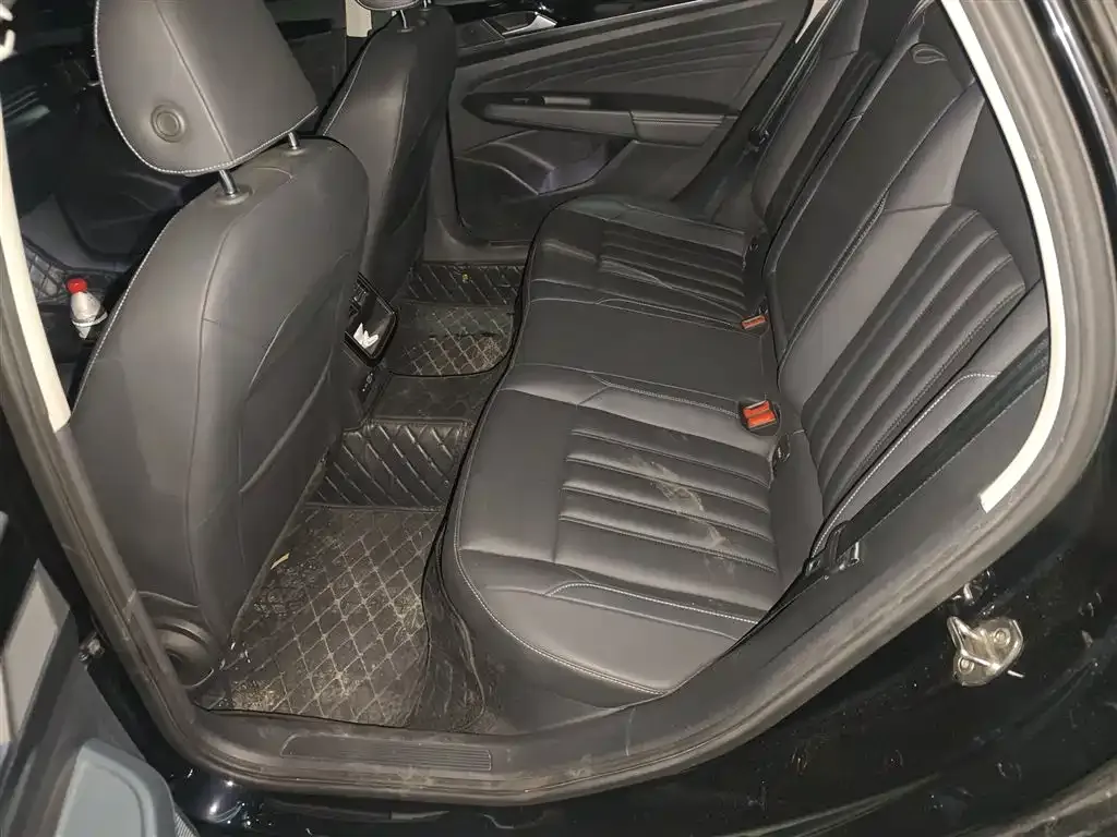 Volkswagen Passat — фото 8