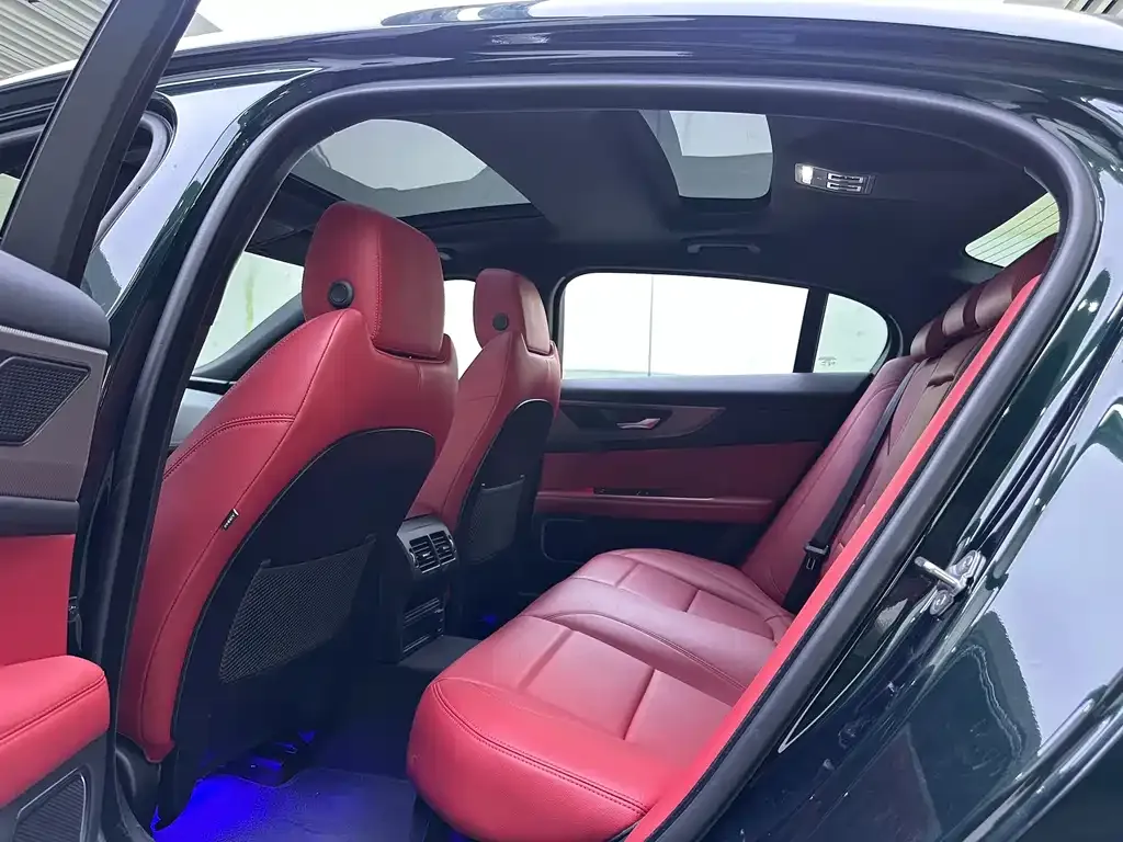 Jaguar XEL — фото 10