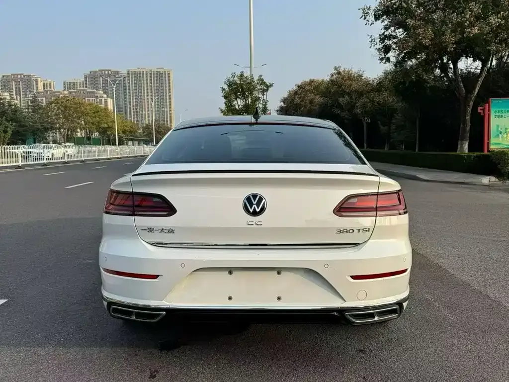 Volkswagen CC — фото 3