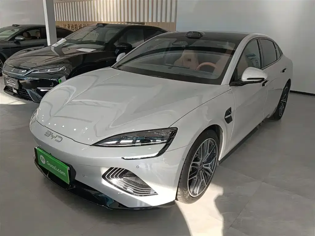BYD Seal — фото 1
