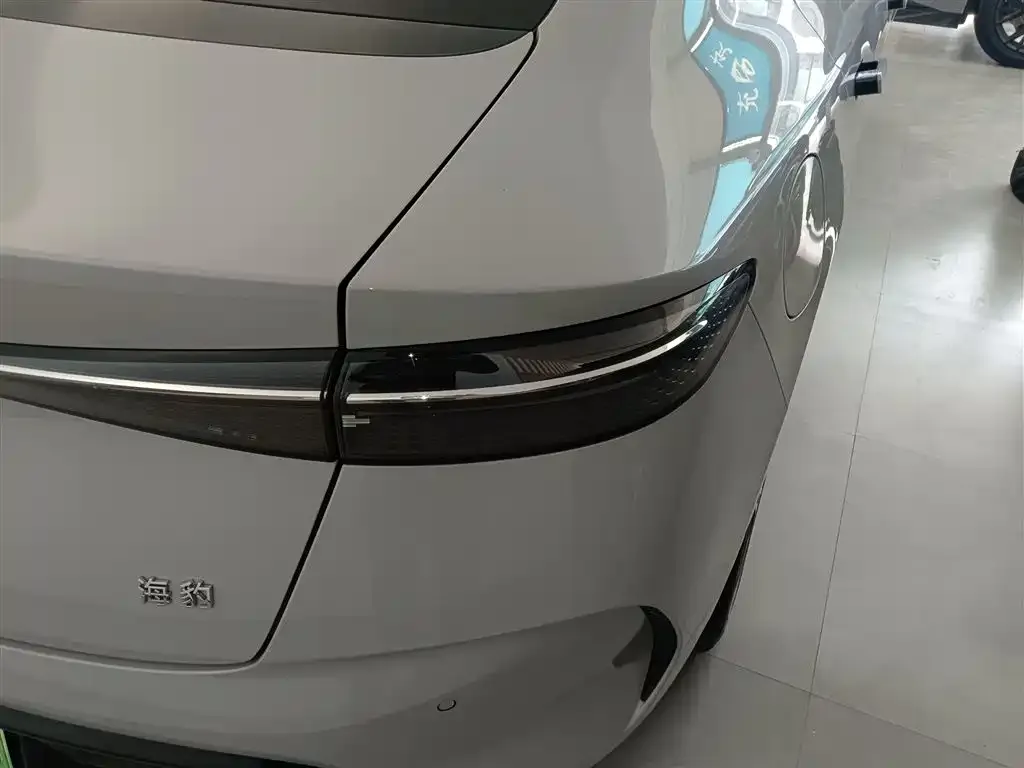 BYD Seal — фото 2