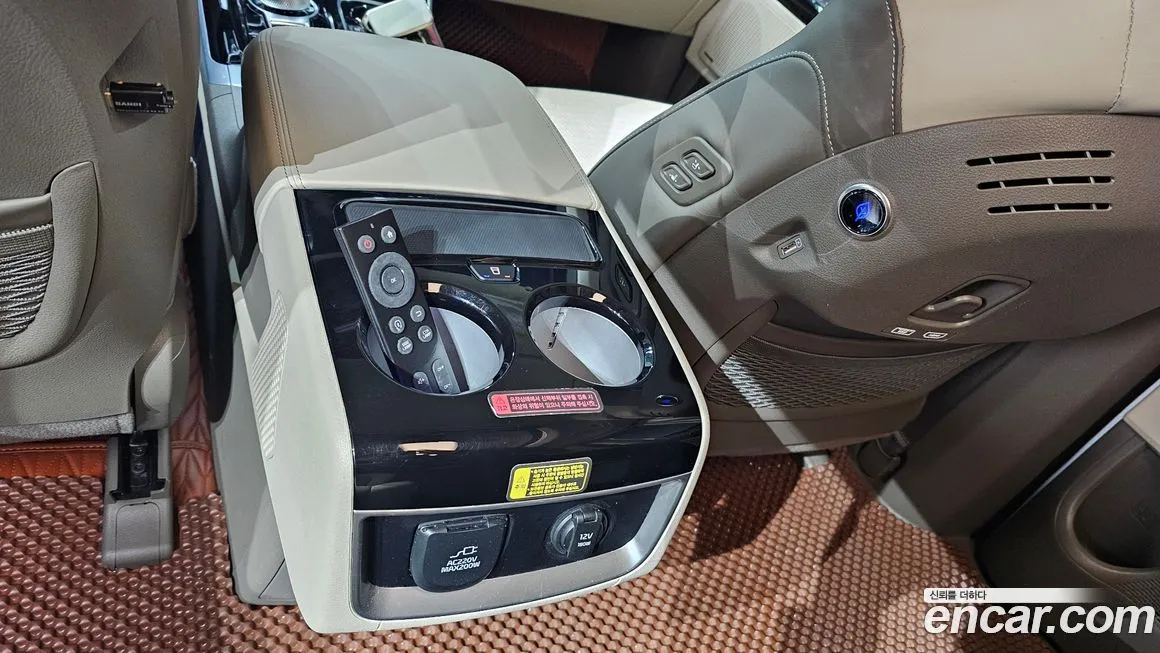 Kia Carnival — фото 10