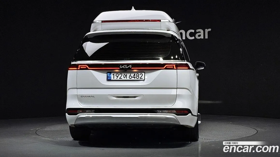 Kia Carnival — фото 4