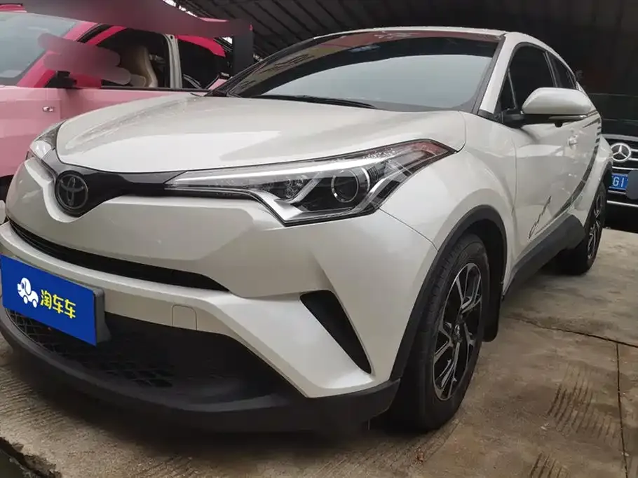Toyota C-HR — фото 1
