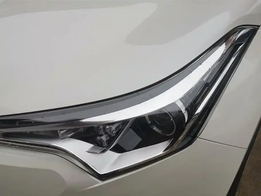 Toyota C-HR — фото 6