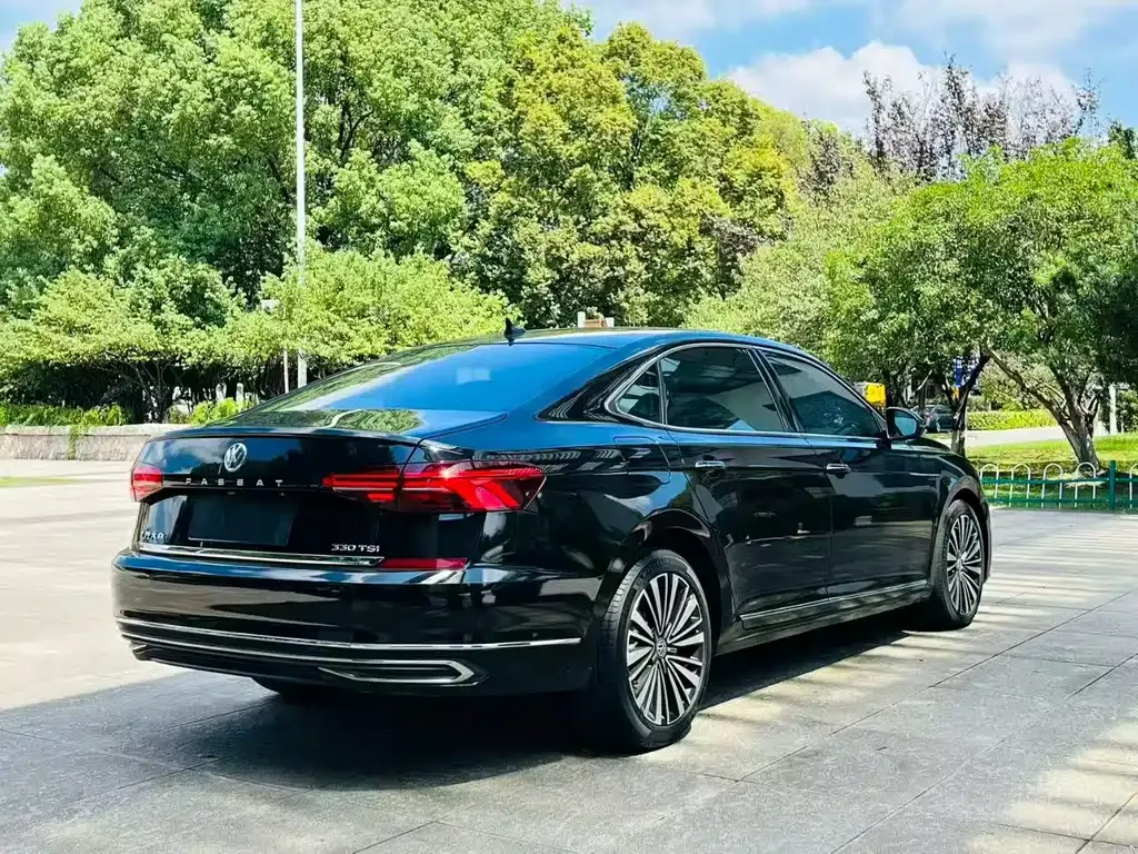 Volkswagen Passat — фото 9