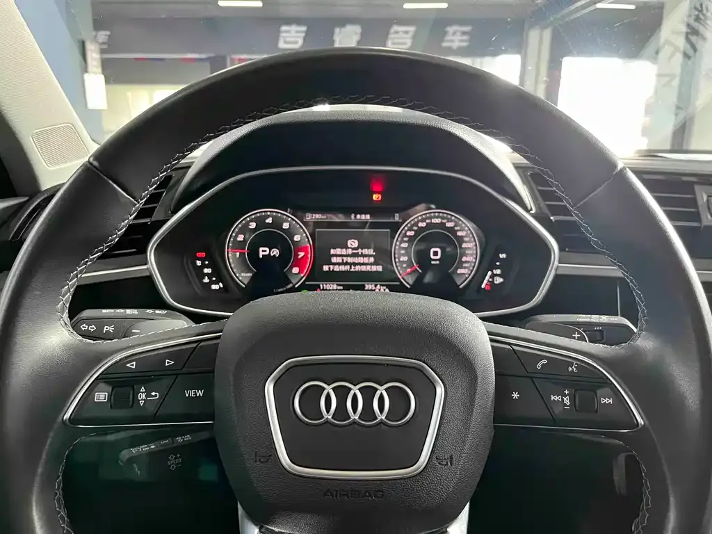 Audi Q3 — фото 6