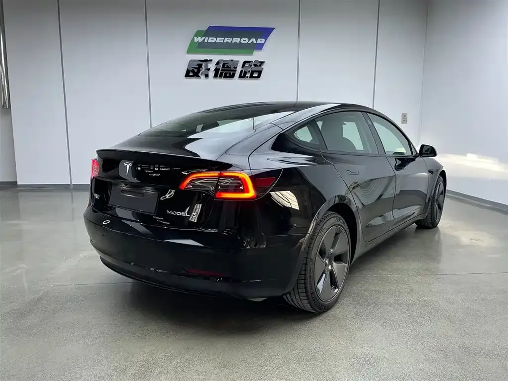Tesla Model 3 — фото 3