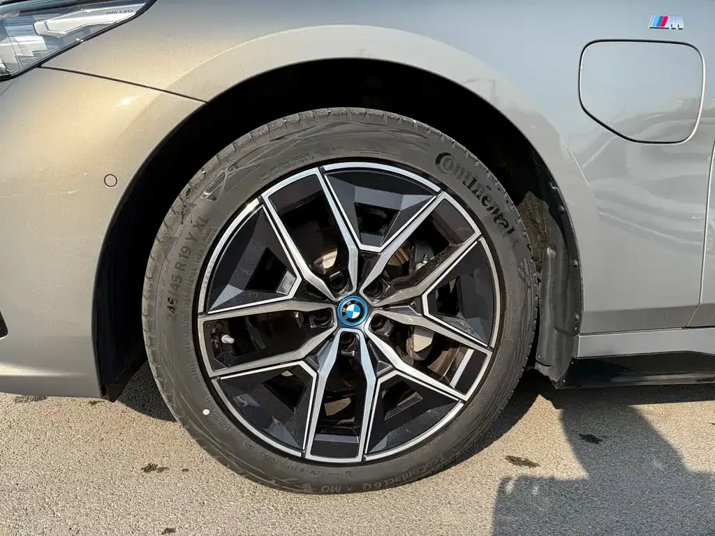 BMW i5 — фото 7