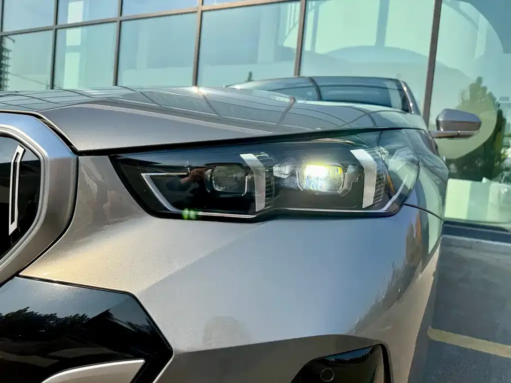 BMW i5 — фото 4