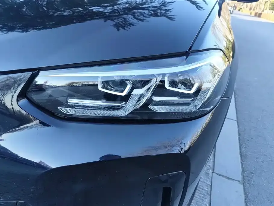 BMW iX3 — фото 3
