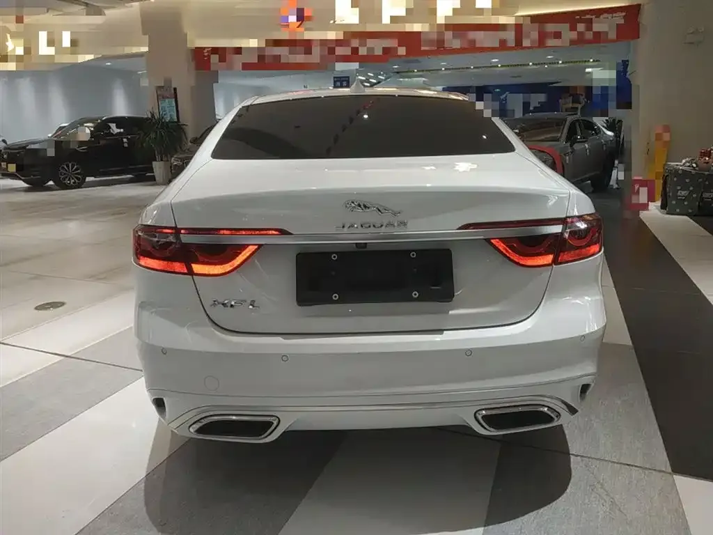 Jaguar XFL — фото 10