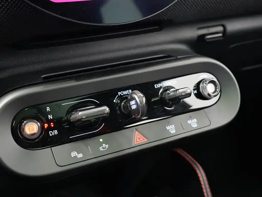 MINI JCW Electric — фото 10