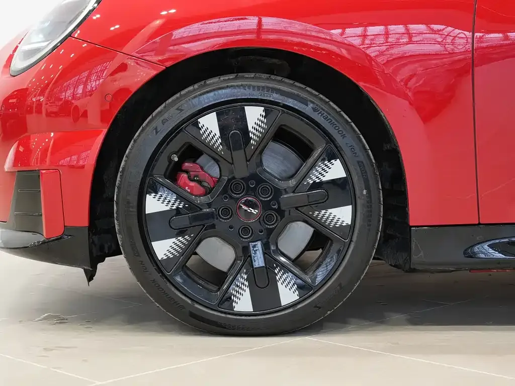 MINI JCW Electric — фото 8