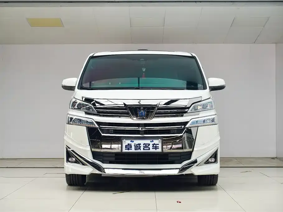 Toyota Alphard — фото 7