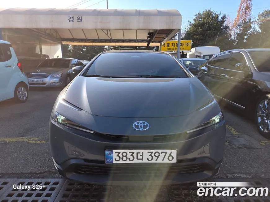 Toyota Prius — фото 1