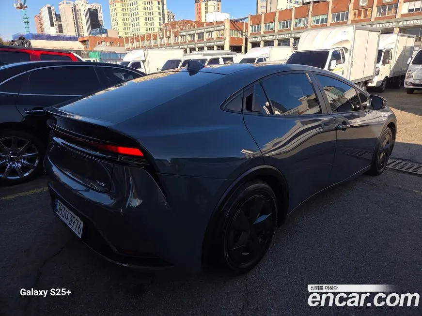 Toyota Prius — фото 5