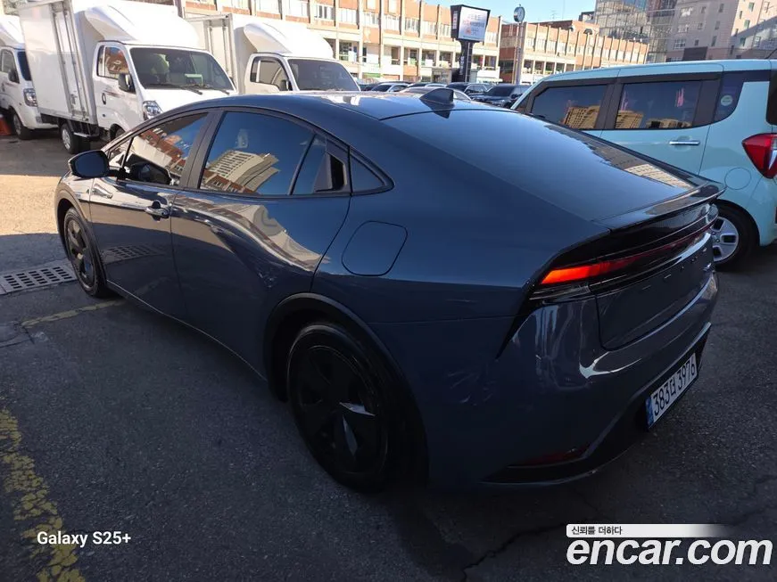Toyota Prius — фото 6