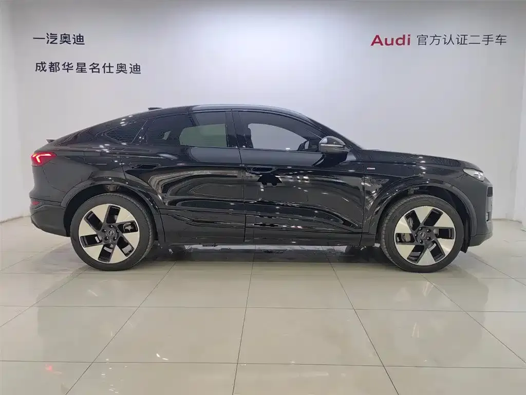 Audi Q6L Sportback e-tron — фото 6