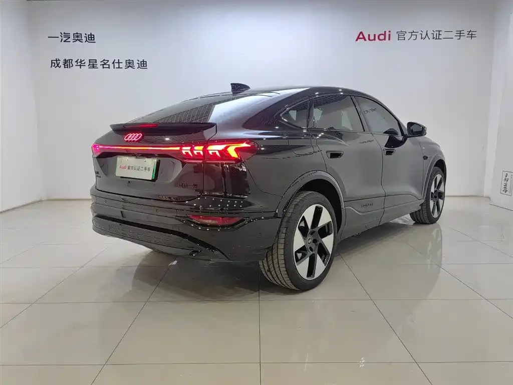 Audi Q6L Sportback e-tron — фото 5