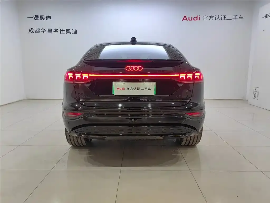 Audi Q6L Sportback e-tron — фото 2