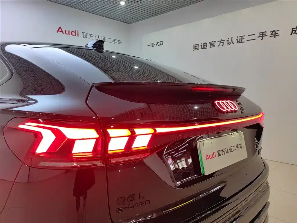 Audi Q6L Sportback e-tron — фото 9