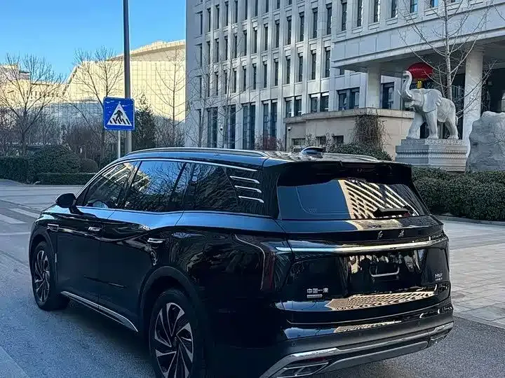 Hongqi HS7 PHEV — фото 6