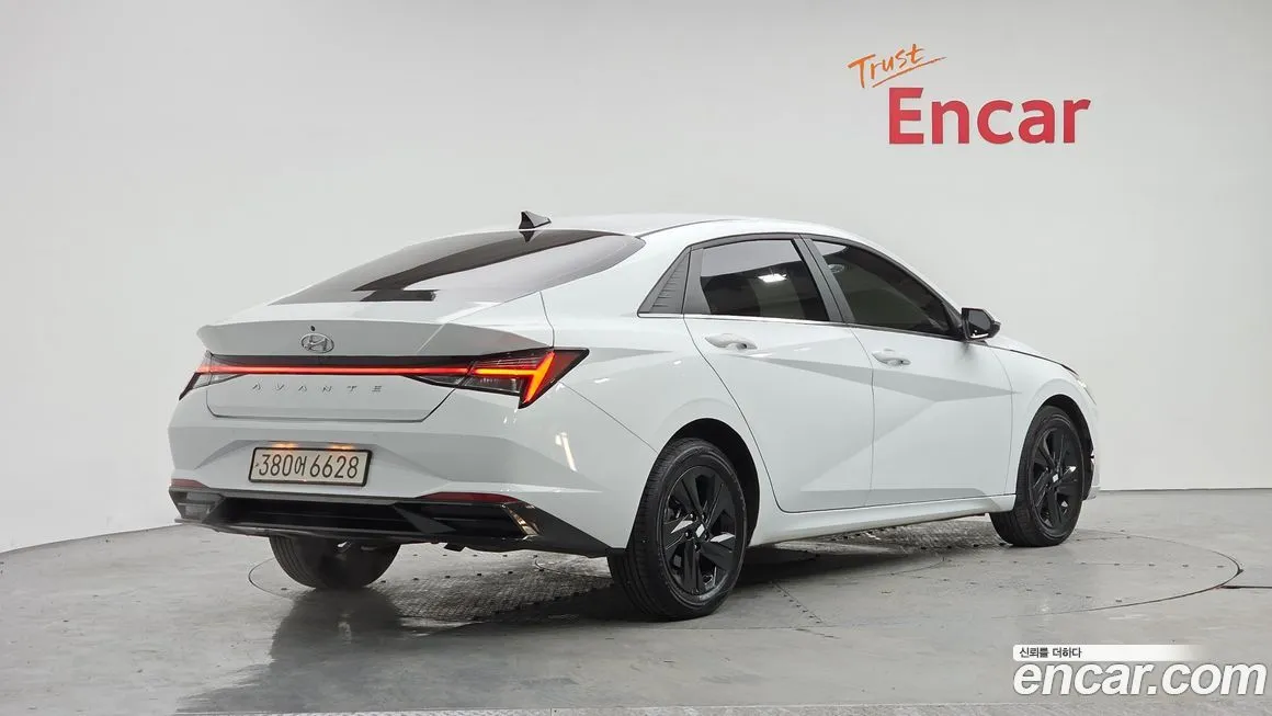 Hyundai AVANTE — фото 2
