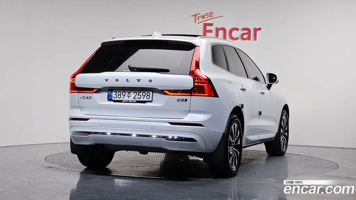 Volvo XC60 — фото 2