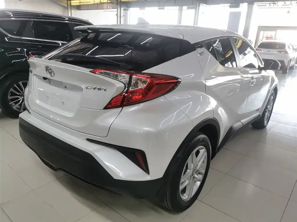 Toyota C-HR — фото 5