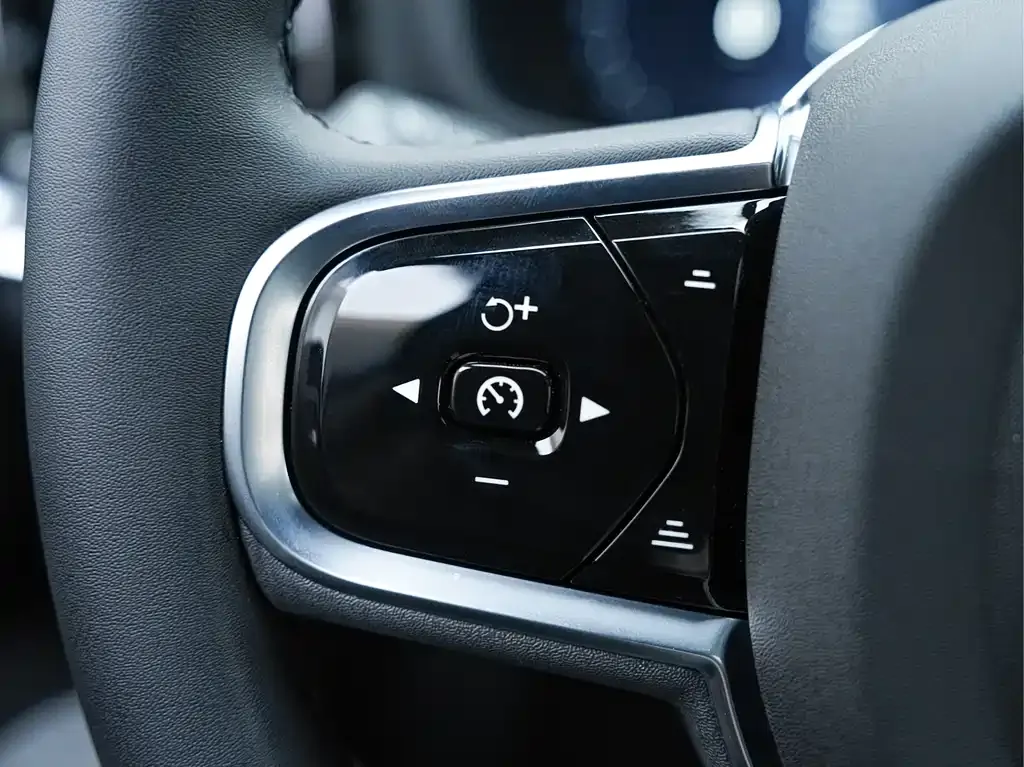Volvo S60 — фото 10