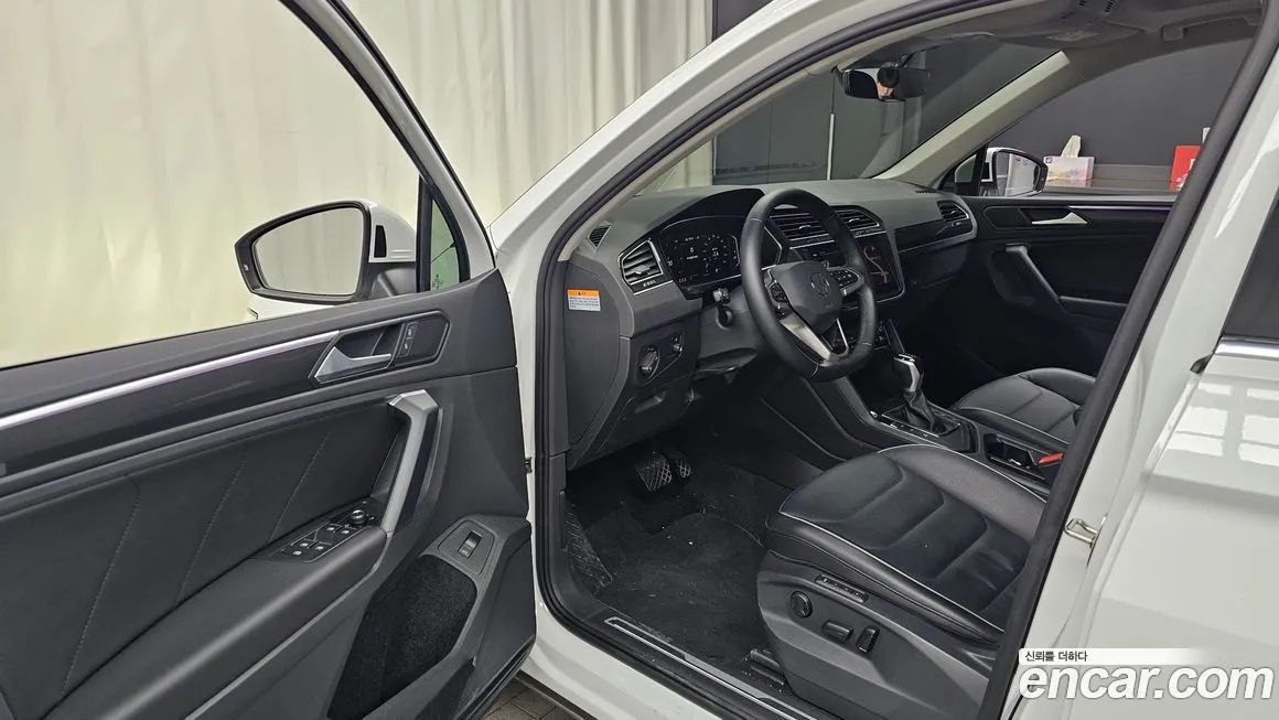 Volkswagen Tiguan — фото 4