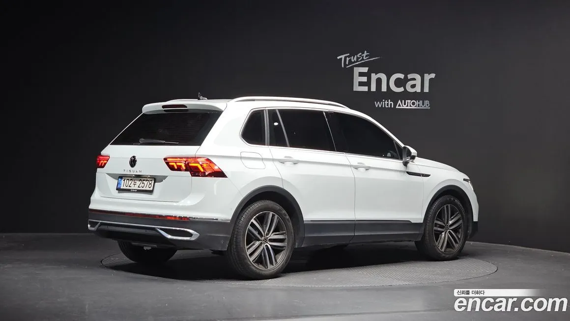Volkswagen Tiguan — фото 6