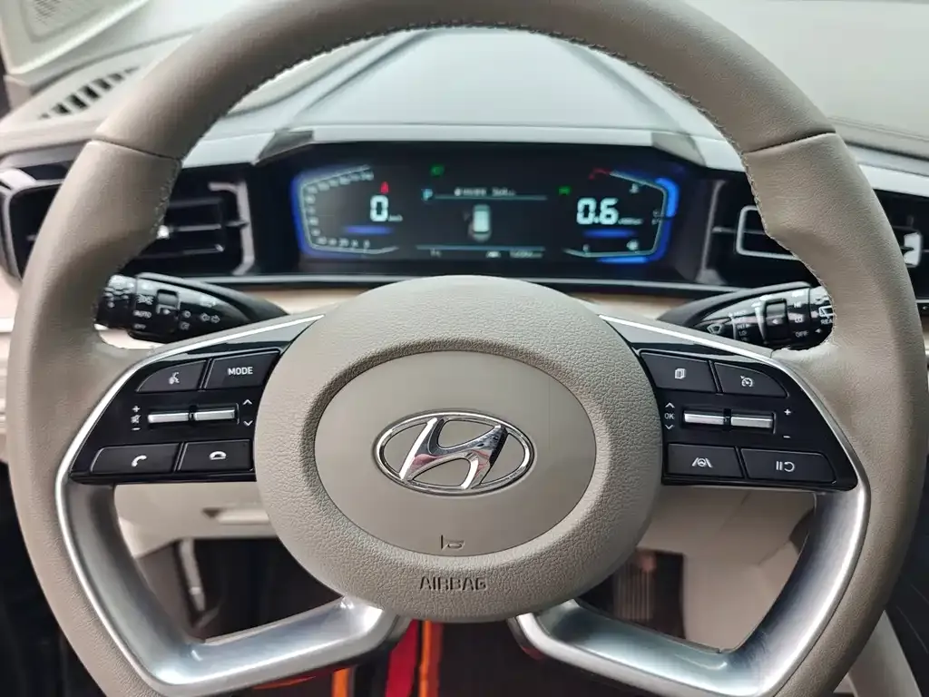 Hyundai Custo — фото 5