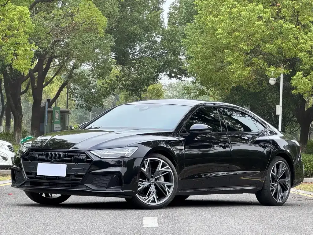 Audi A7L — фото 1
