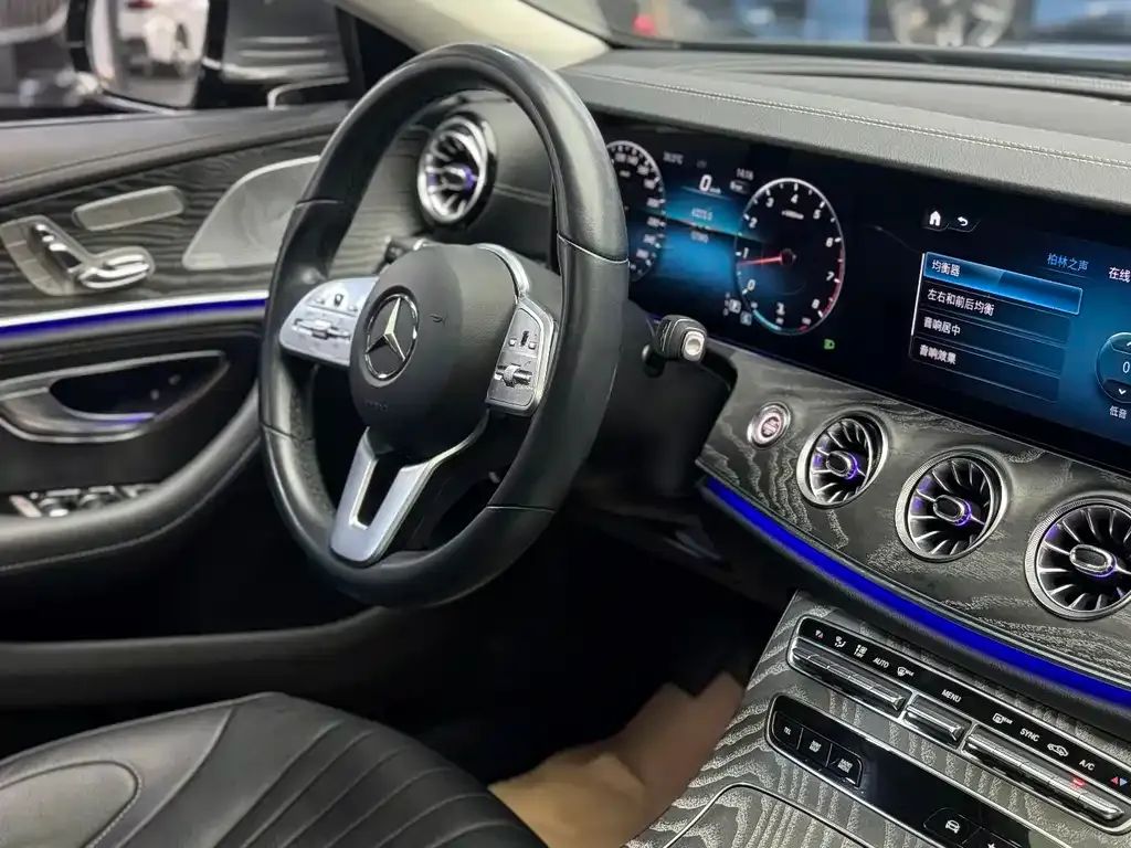 Mercedes-Benz CLS — фото 7