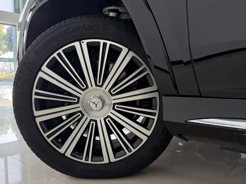 Mercedes-Benz GLS — фото 9