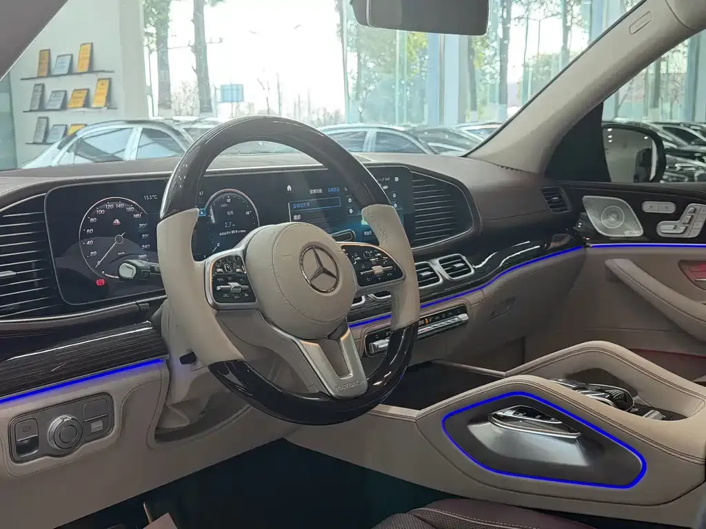 Mercedes-Benz GLS — фото 10