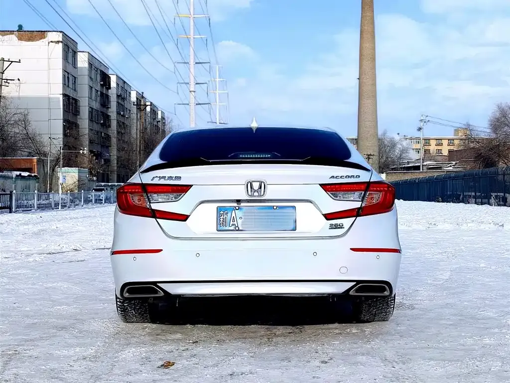 Honda Accord — фото 7