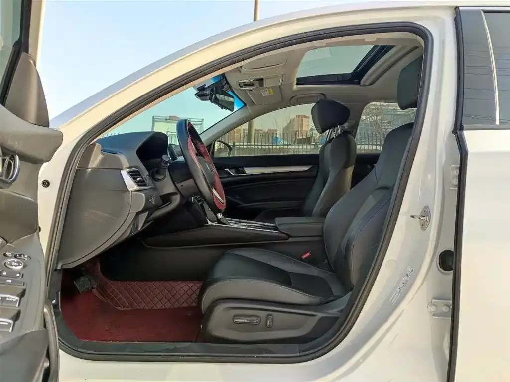Honda Accord — фото 10