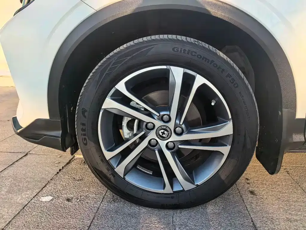 Geely Binyue — фото 10