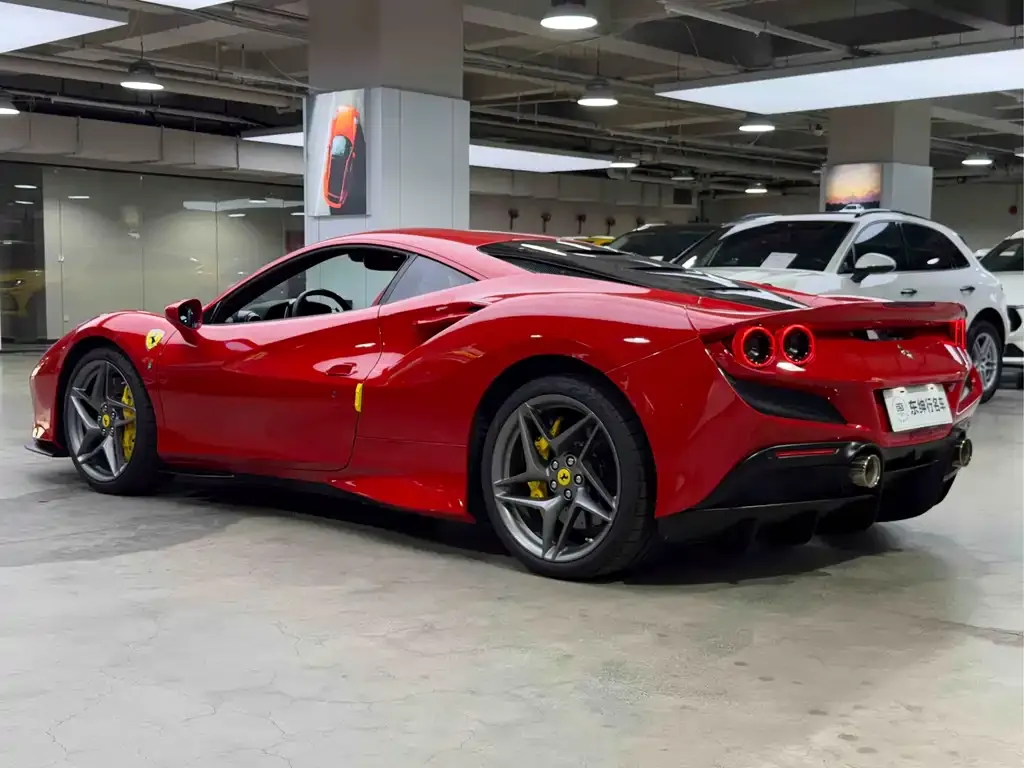 Ferrari F8 — фото 6