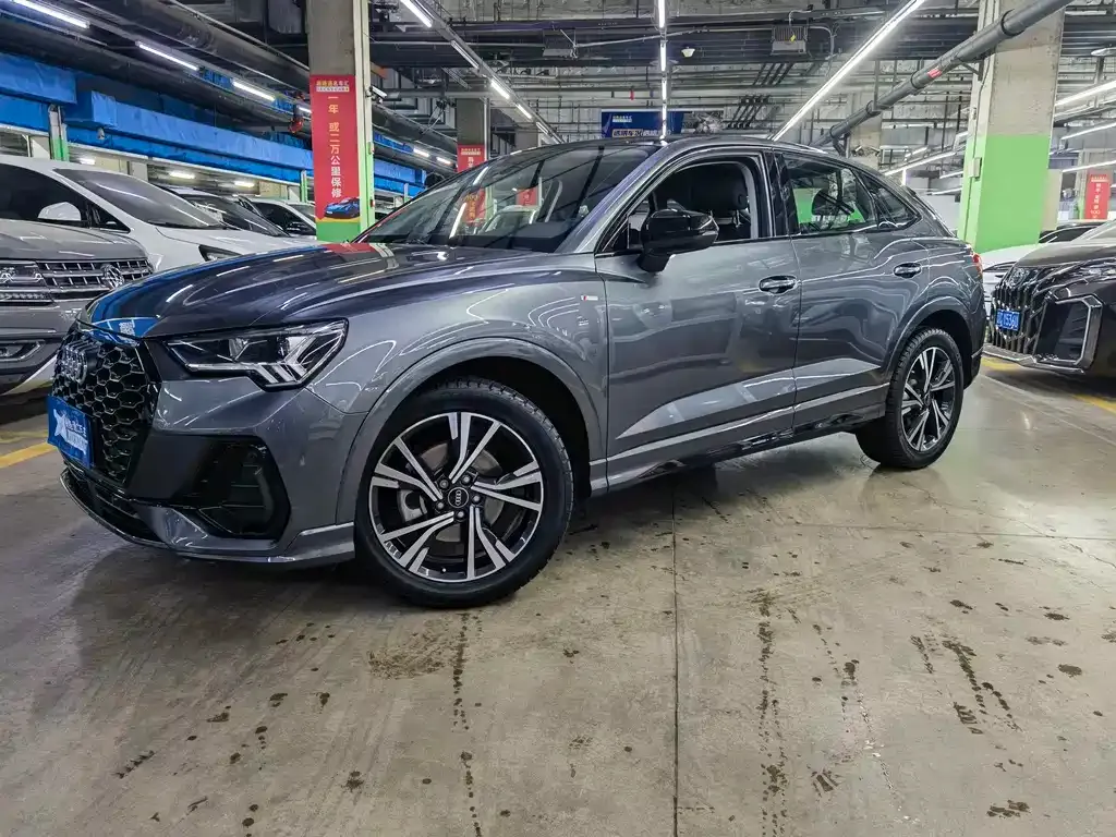 Audi Q3 Sportback — фото 1