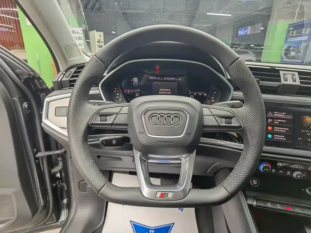 Audi Q3 Sportback — фото 10